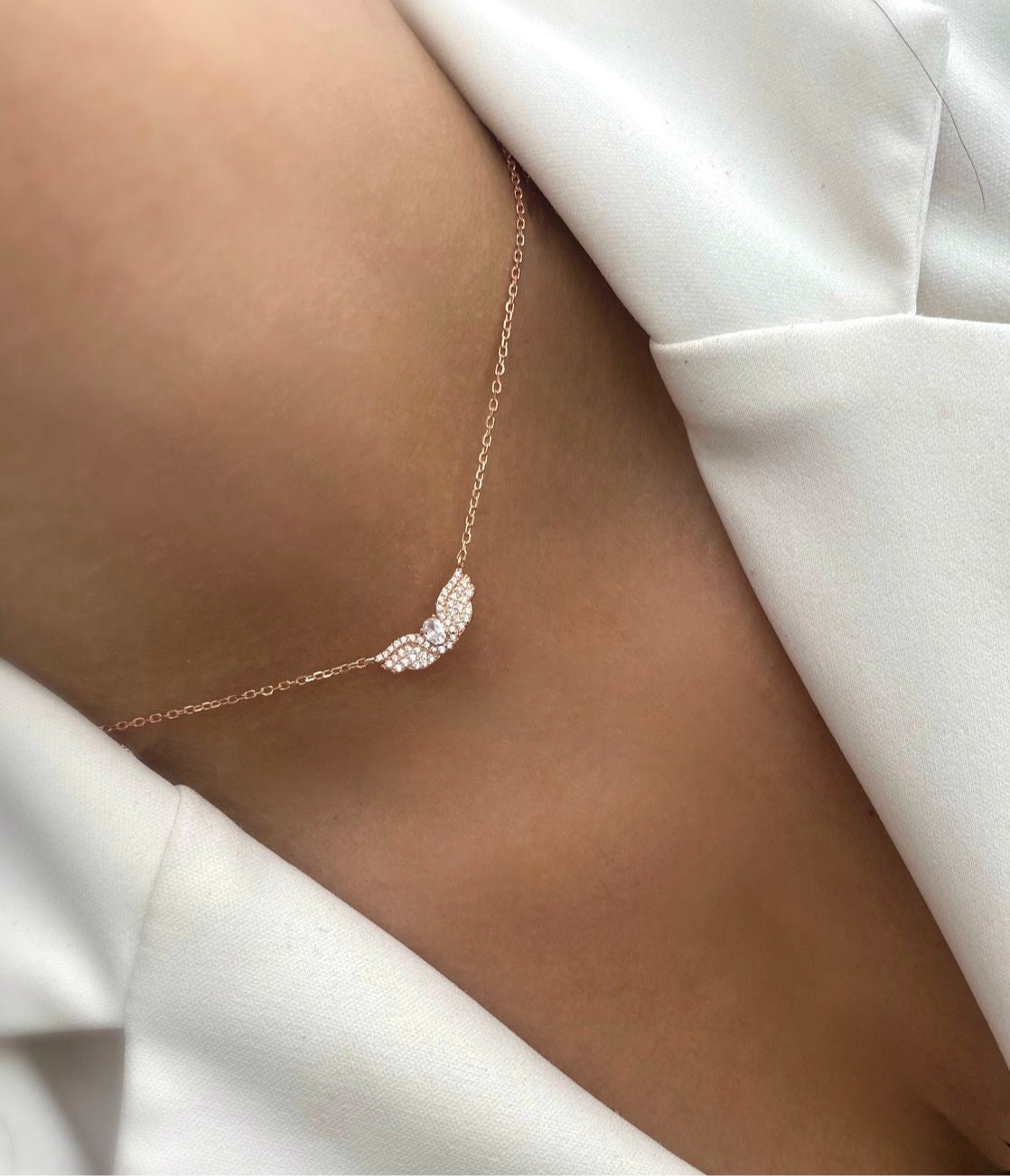 Angel necklace, rose gold