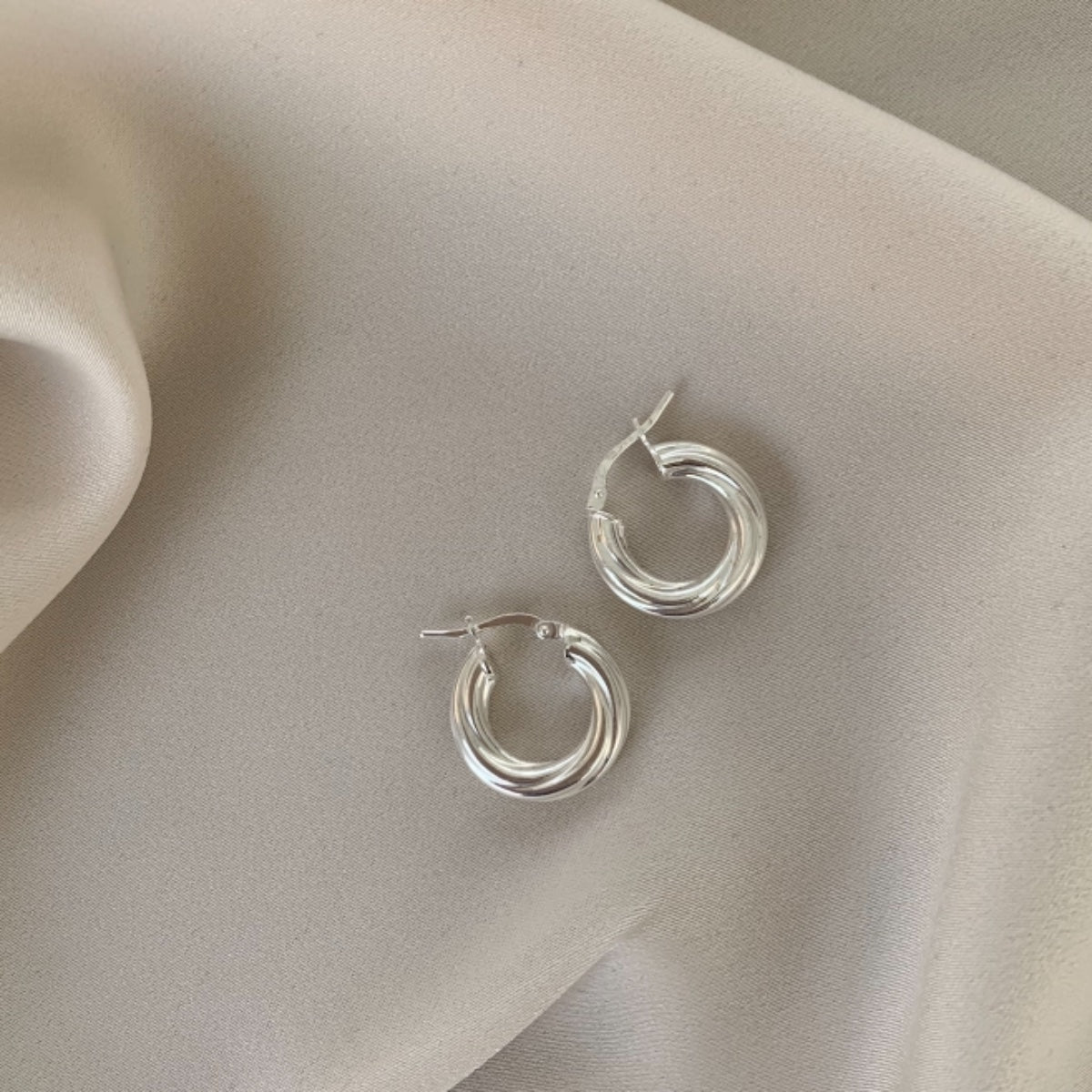 עגילי דריה הופ