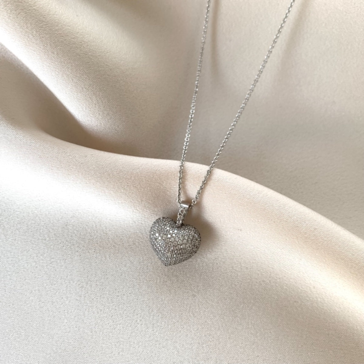 Inflated heart necklace