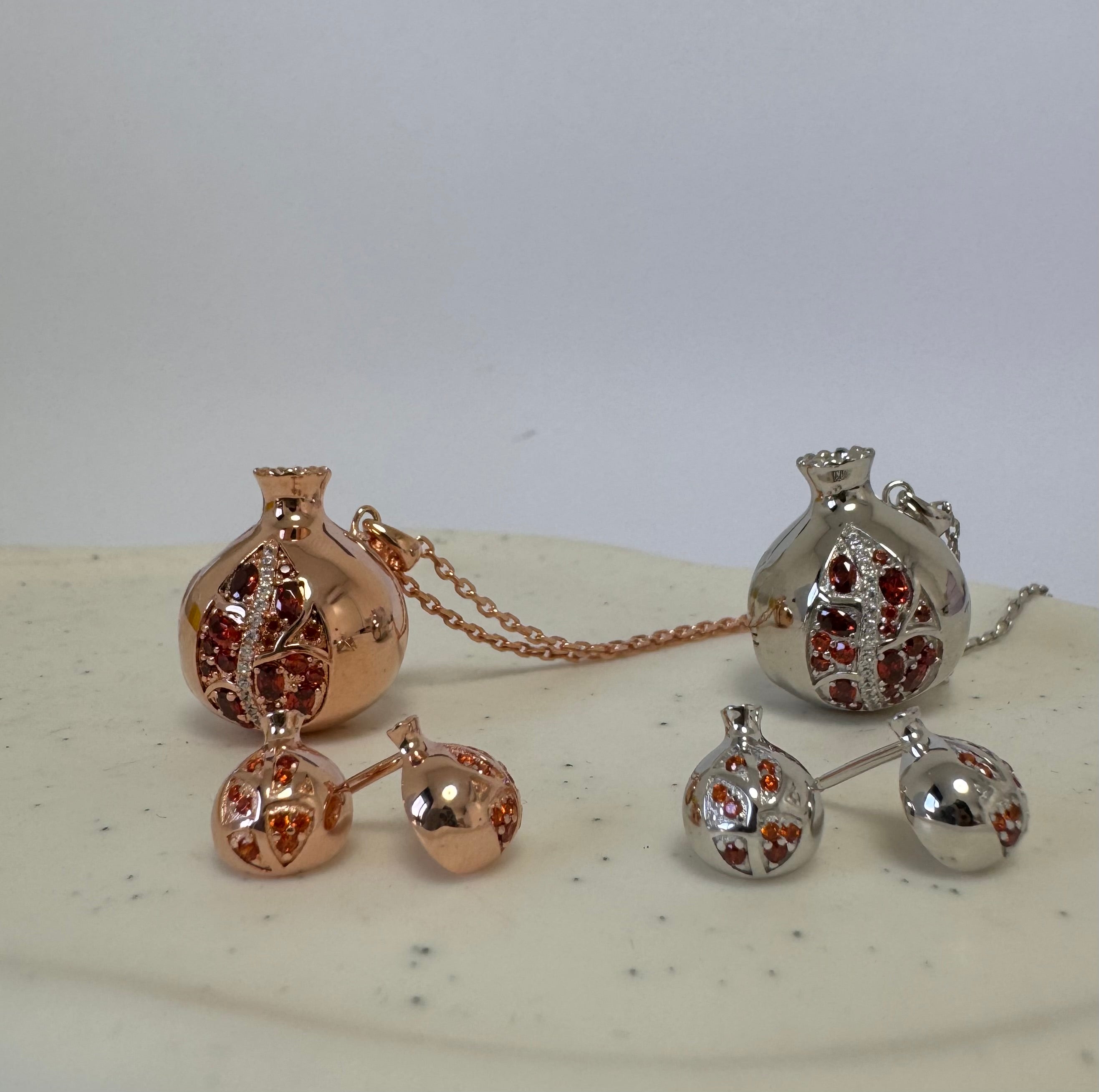 עגילי רימון