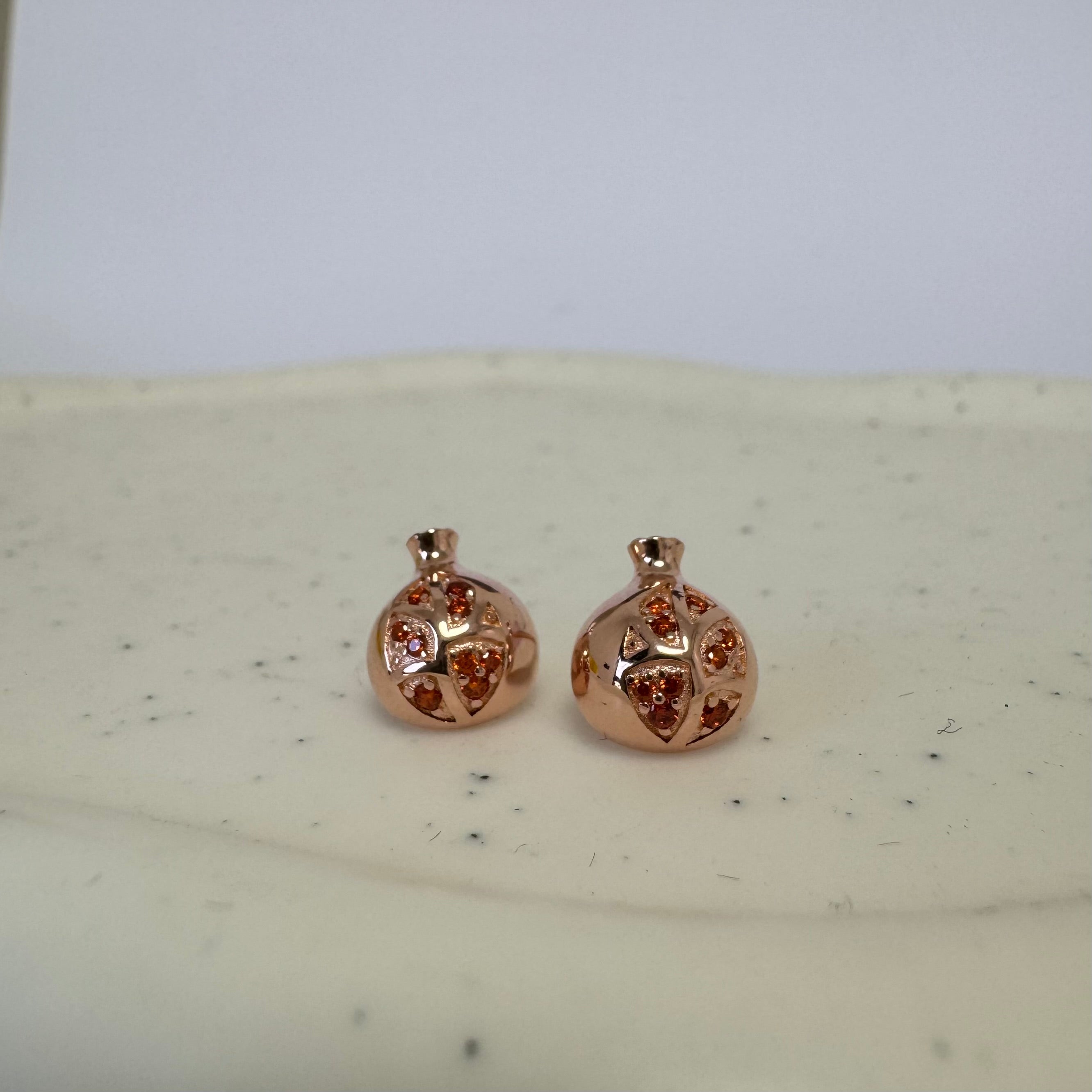 עגילי רימון