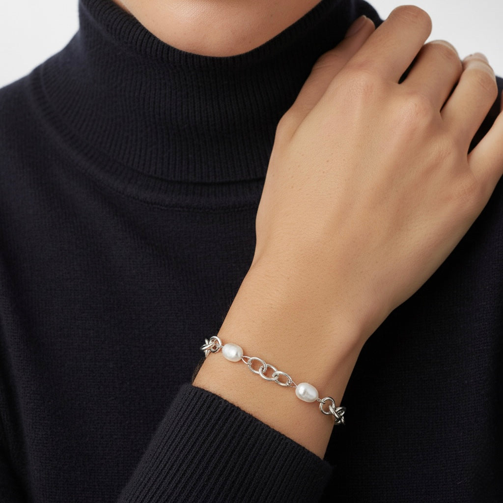 Paris pearl bracelet