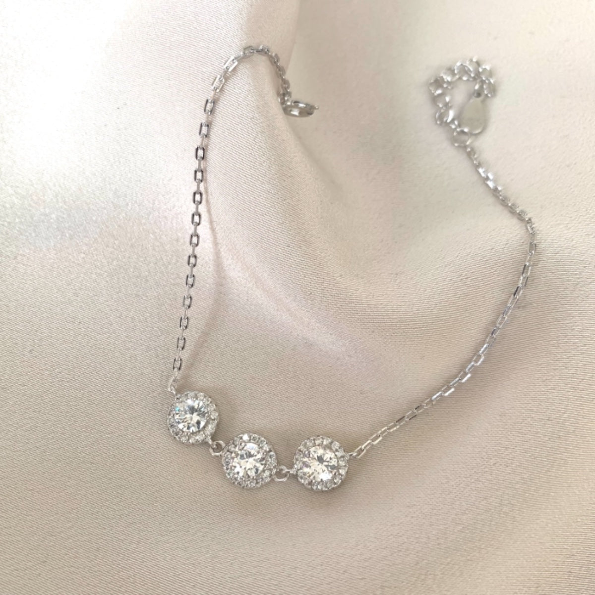 Solitaire trio bracelet