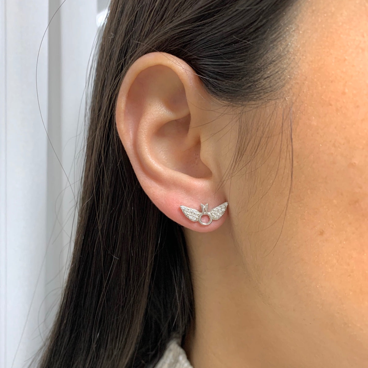 עגילי כנפיים צמודים