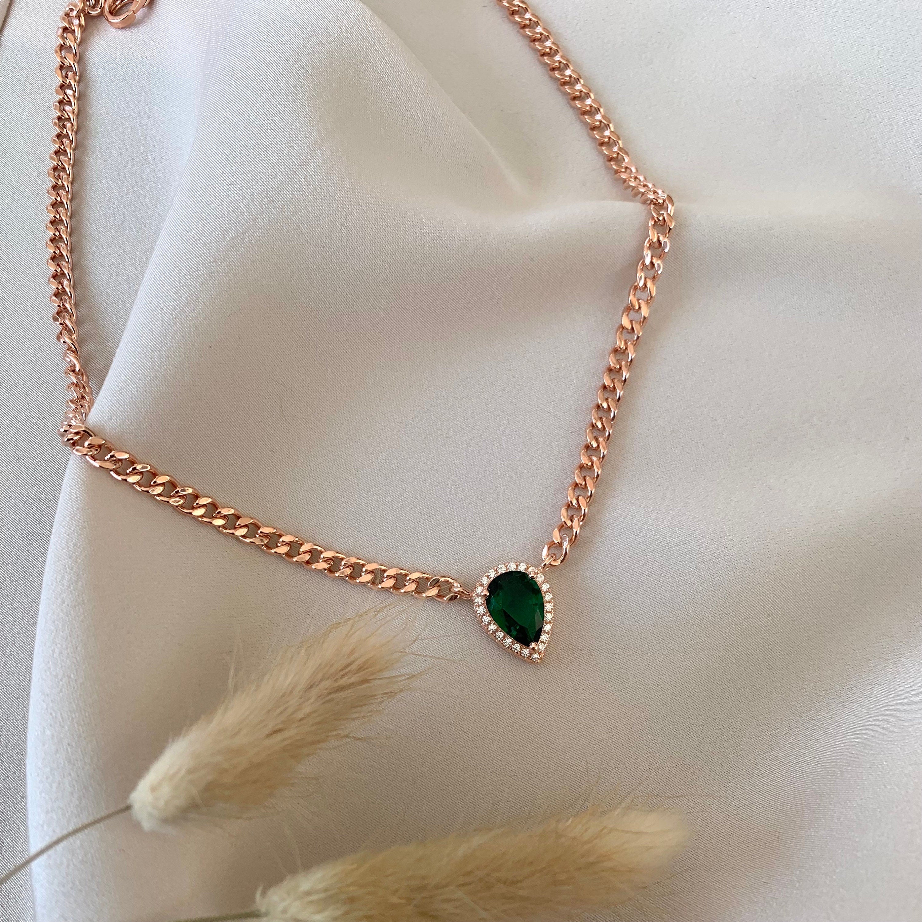 Green Gourmet Drop Necklace - Elegant Statement Piece