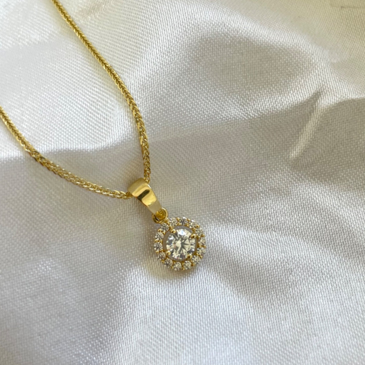 14k solitaire pendant necklace