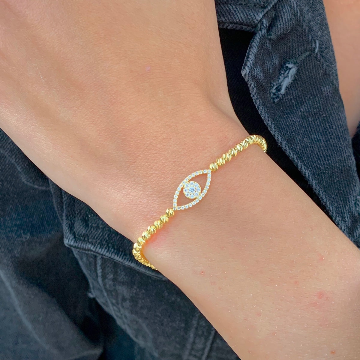 Hollow Eye Bracelet