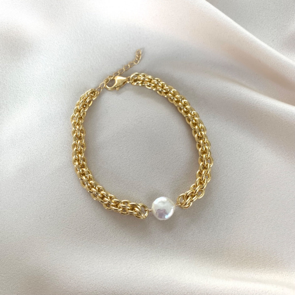 Monique Pearl Bracelet