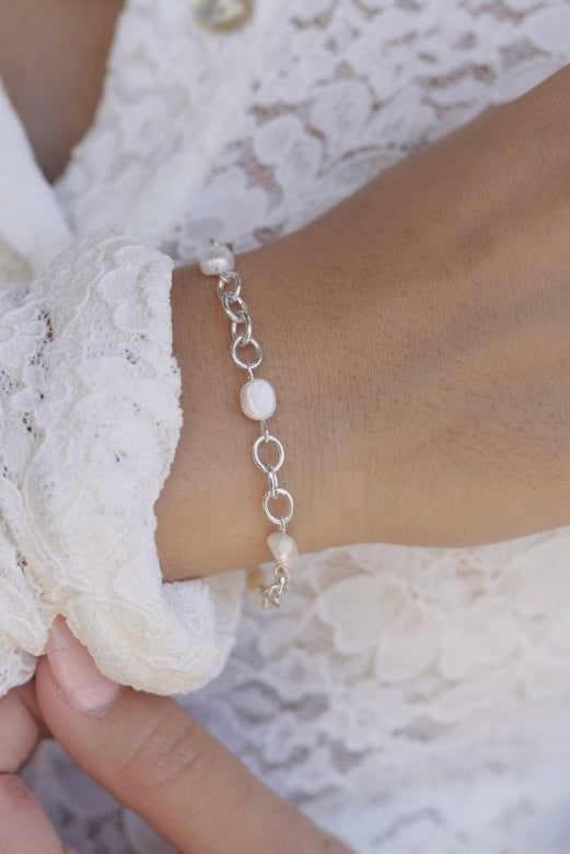 Paris pearl bracelet