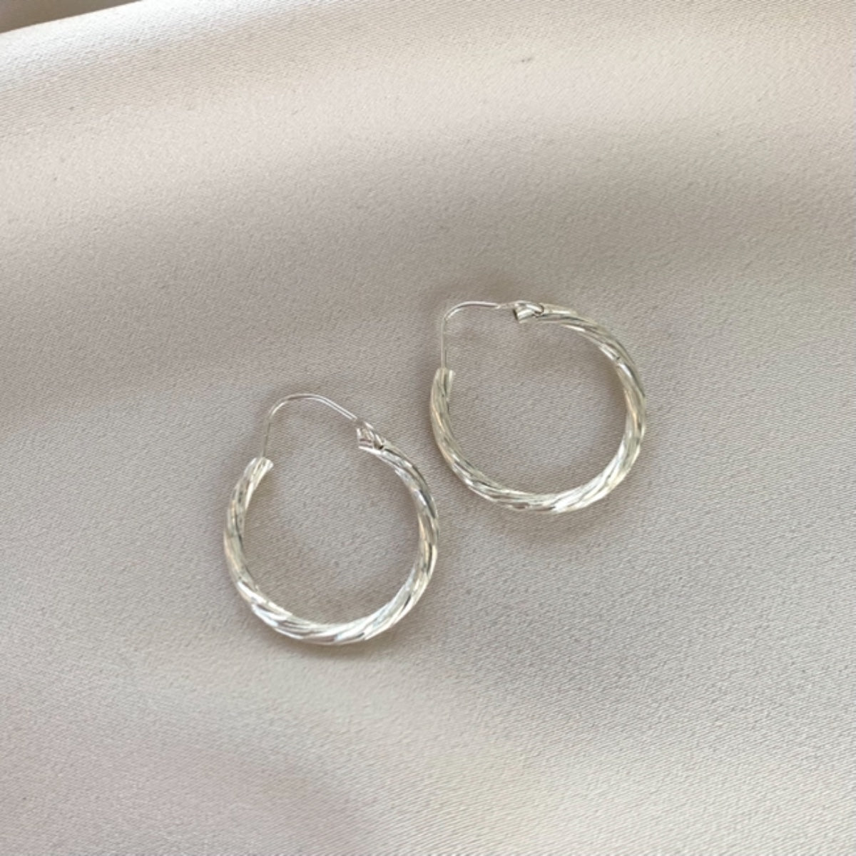 Laser Cut Hoop Earrings (Diameter 2 cm)