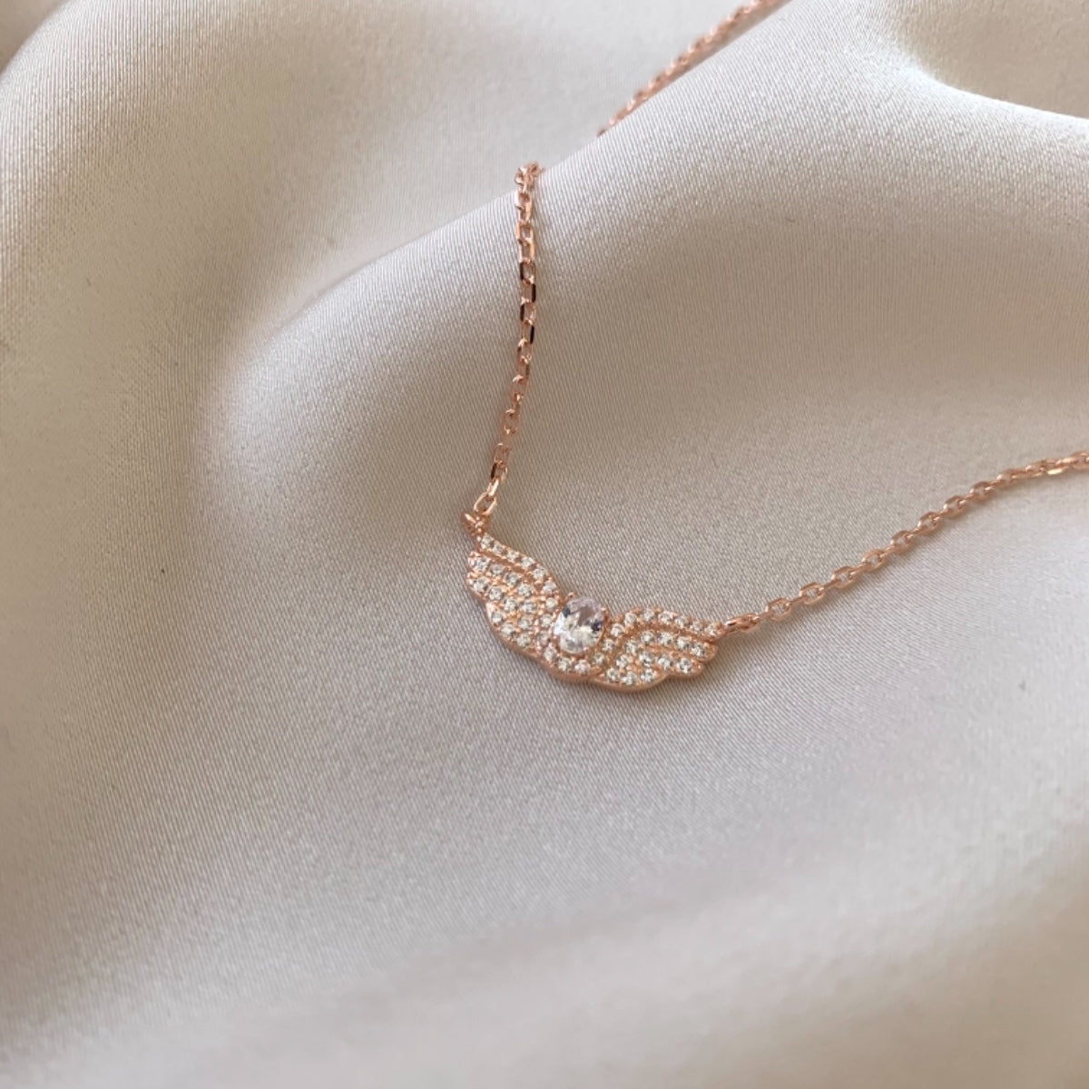 Angel necklace, rose gold