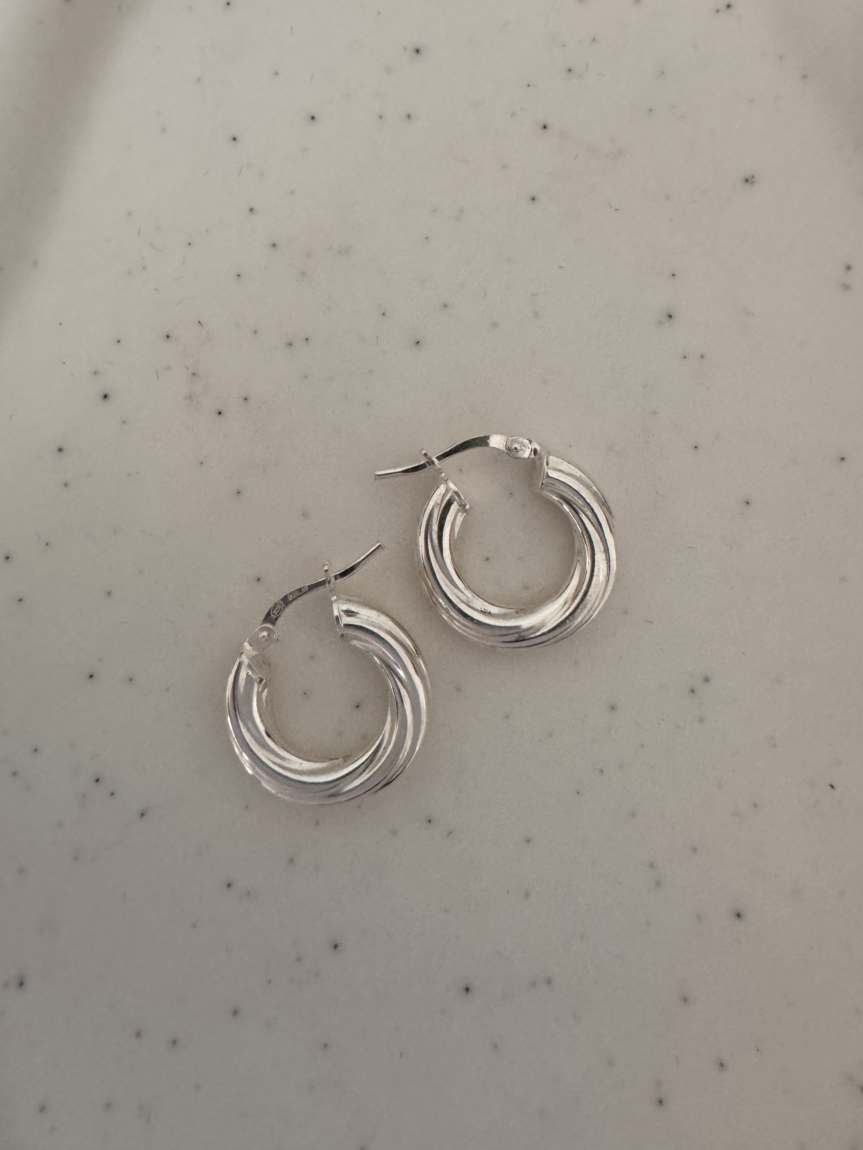 Darya Hoop Earrings