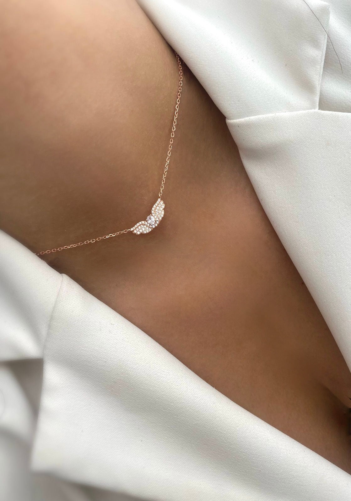 Angel necklace, rose gold