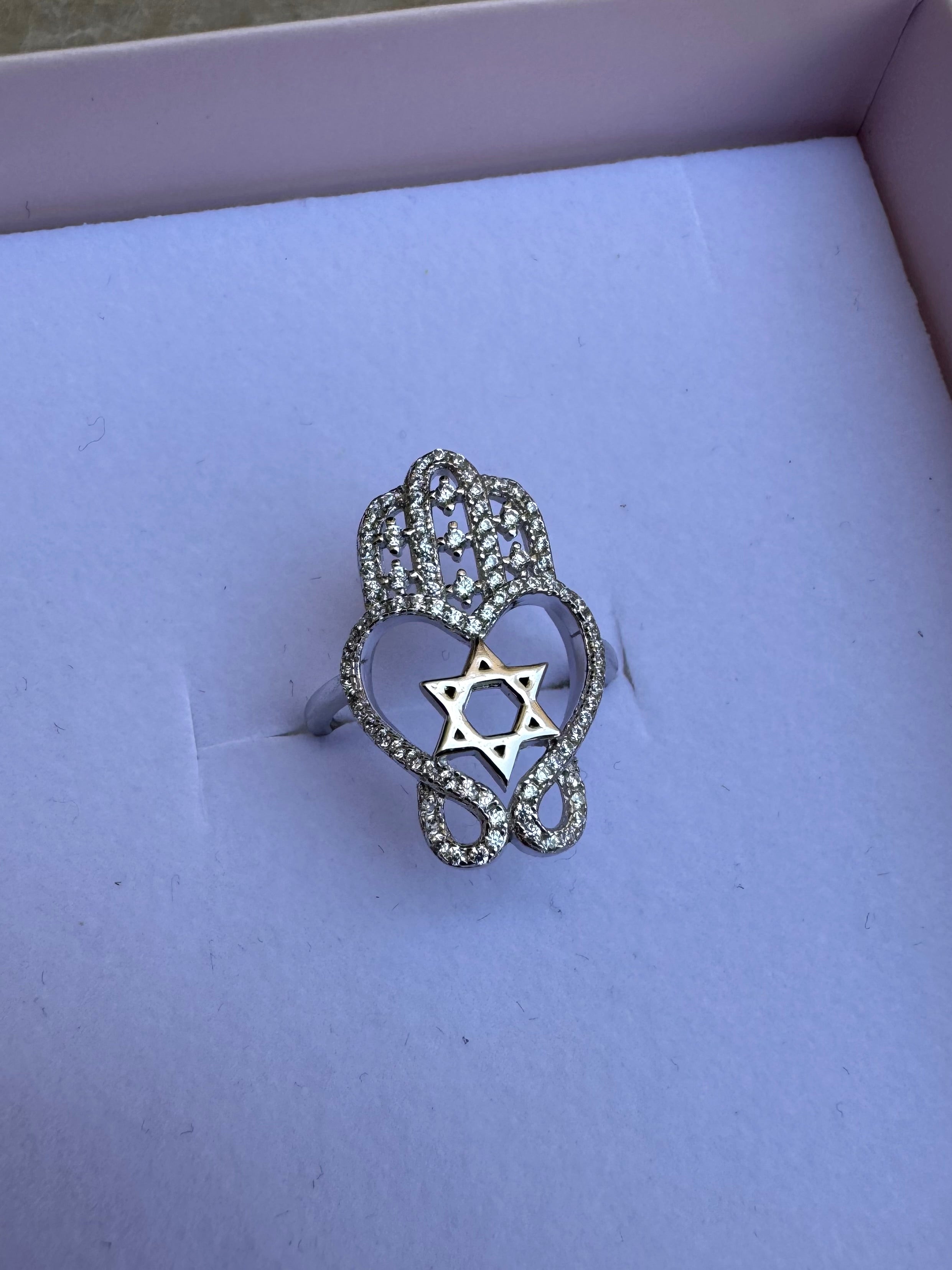 Hamsa ring with Star of David in the middle