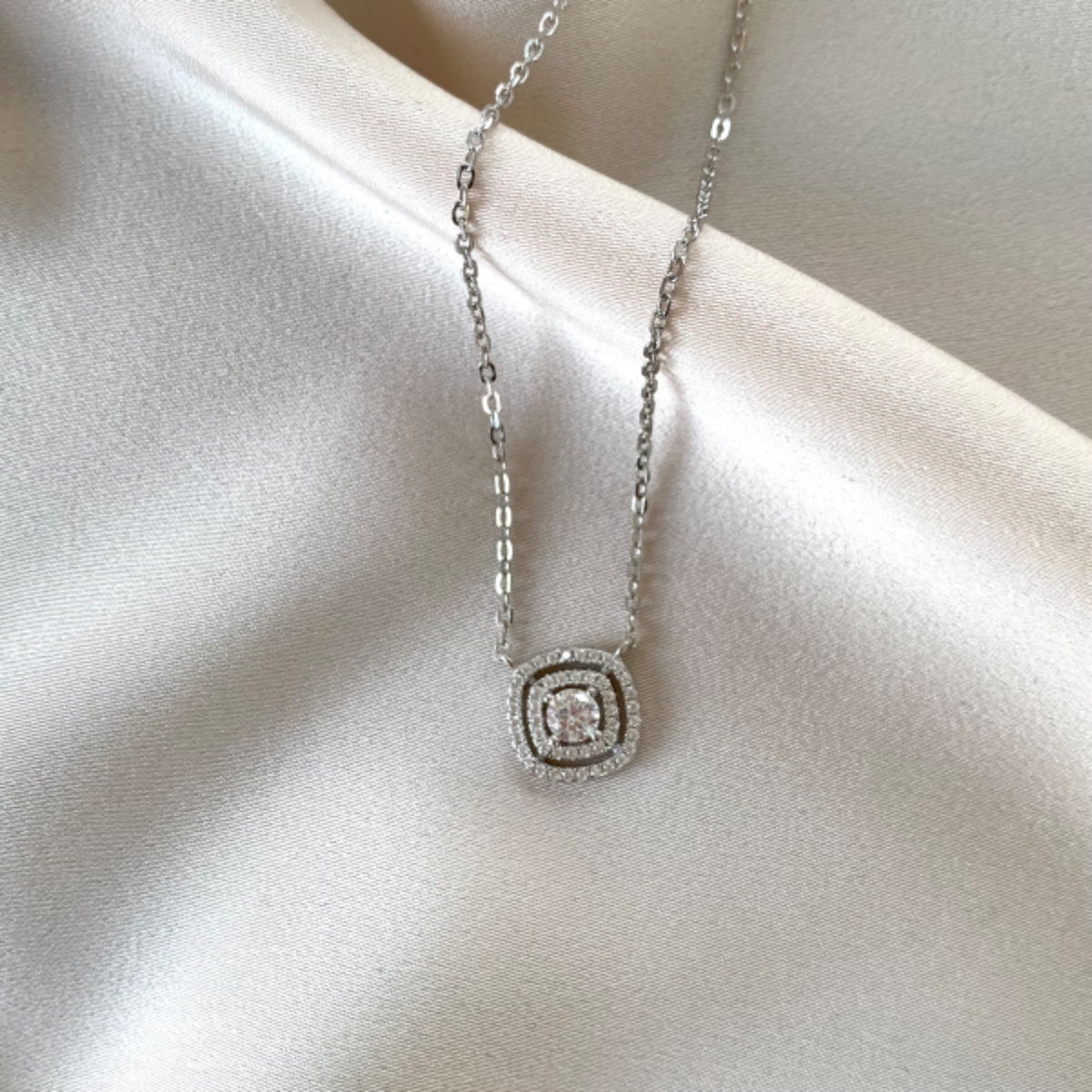 Square solitaire necklace