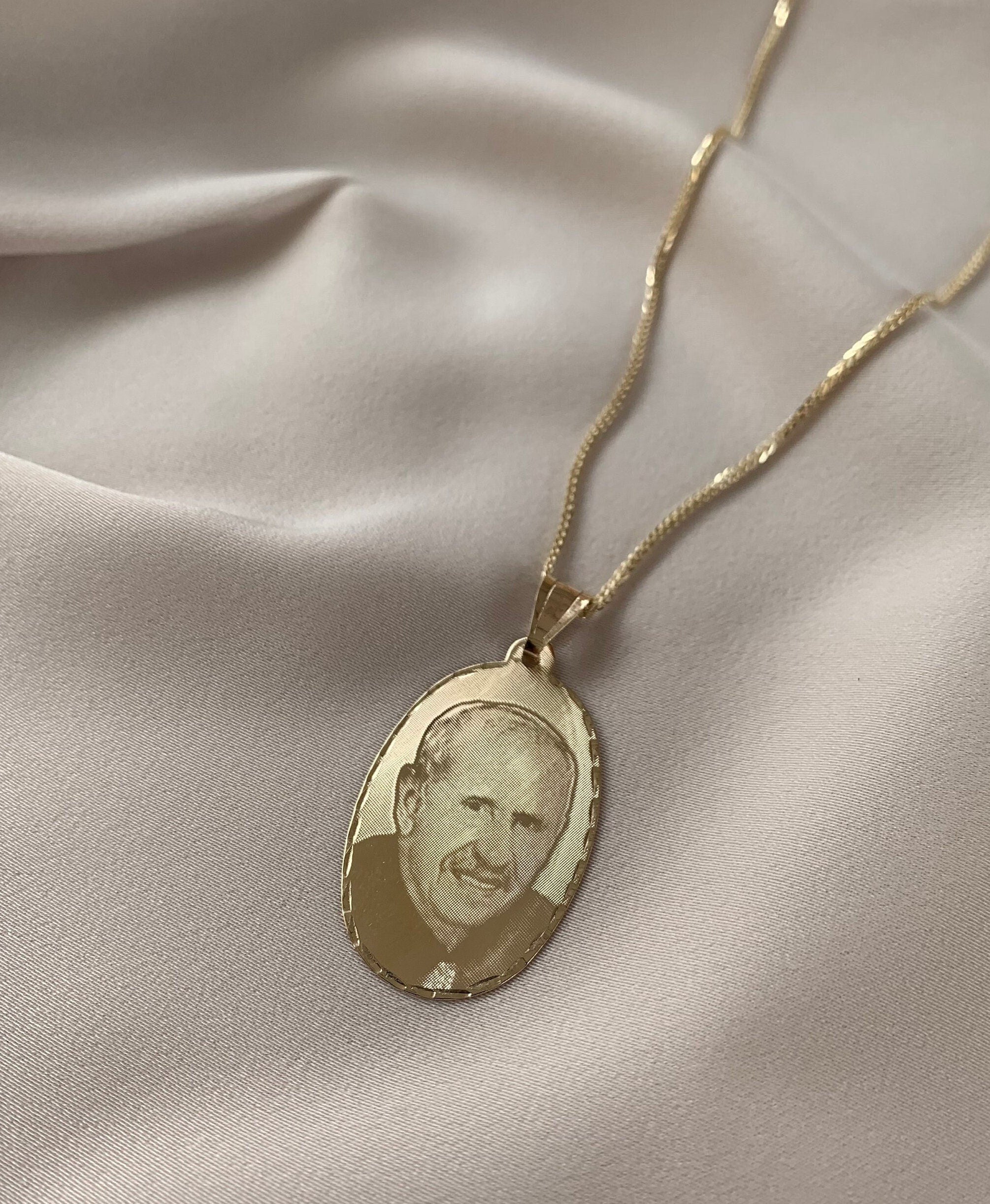 Customized photo necklace