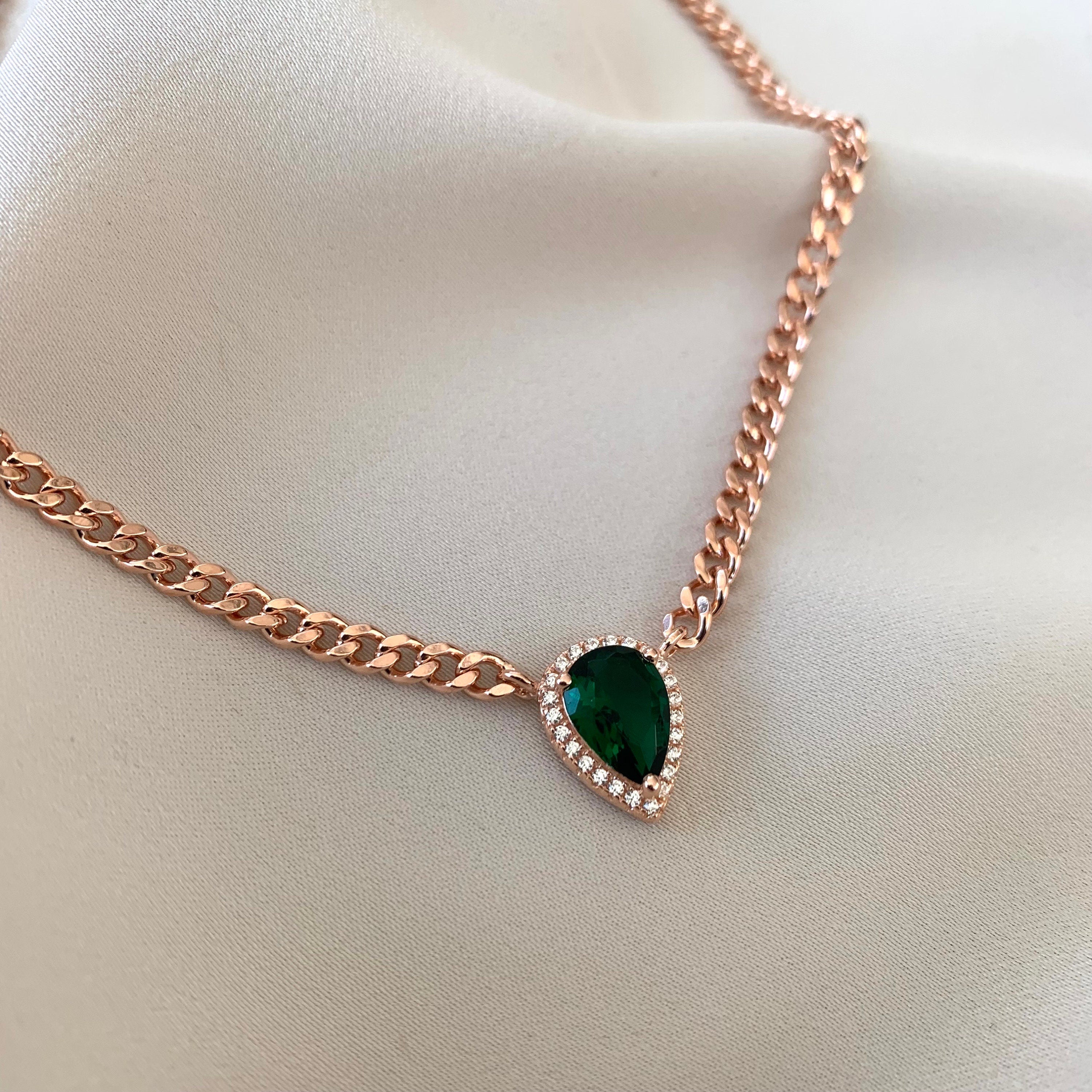 Green Gourmet Drop Necklace - Elegant Statement Piece